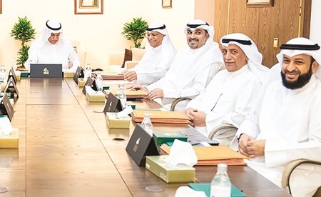 الرئيس أحمد السعدون وعبدالله فهاد وشعيب المويزري ومهند الساير وعادل اللوغاني