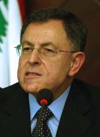 السنيورة: مصلحة لبنان ألا يكون على خلاف مع سورية وحجم الكارثة التي خلفها العدوان كبير جداً ويقدر بالمليارات 