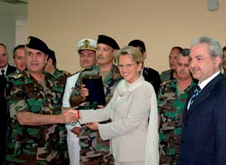 وزيرة دفاع فرنسا: القوات الدولية موجودة لدعم الجيش اللبناني 