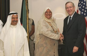 الكويت وأميركا توقعان اتفاقية النقل الجوي والأجواء المفتوحة 