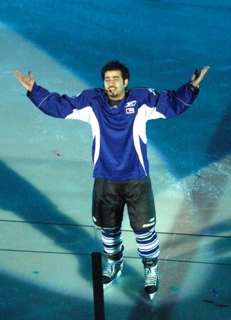 منتخب هوكي الجليد يهزم منتخب الجالية الكندية بانطلاقة الألعاب الشتوية الكويتية 