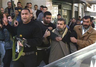 خادم الحرمين الشريفين يدعو الفرقاء الفلسطينيين إلى لقاء في مكة دون تدخل خارجي وتغليب العقل
