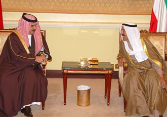 ملك البحرين للأمير: لقاؤكم فرصة طيبة لتعزيز العلاقات