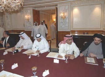علاوي: الأزمة بين العراقيين أنفسهم هي النقطة المحورية نتيجة وجود الفراغ الإداري بعد الحرب