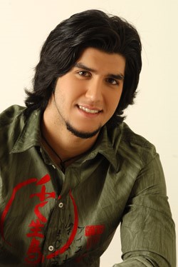 النجم أحمد داود يعود اليوم للكويت