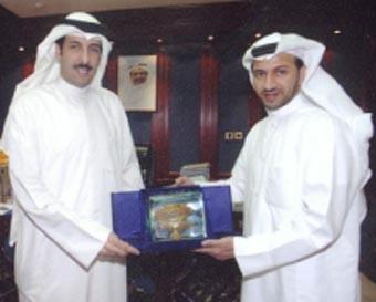 الخرافي والعبدالله يشيدان بوبران