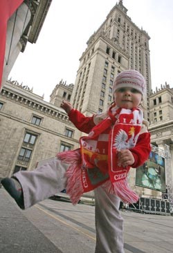 پولندا وأوكرانيا تنظمان أمم أوروبا عام 2012