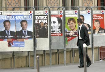 54٪ يصوتون لصالح فرانسوا بايرو في حال وصوله مع ساركوزي للدورة الثانية