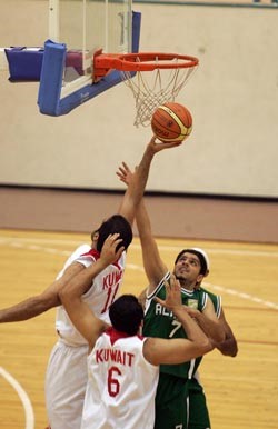 الاتحاد يلتقي الوصل والريان يواجه نزوى في سلة أندية الخليج