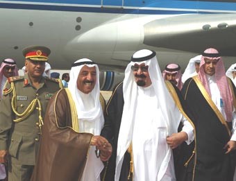الأمير: تعزيز أواصر التعاون وتحقيق التطلعات وخدمة قضايا الأمتين العربية والإسلامية