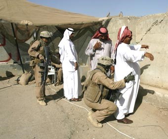 الديموقراطيون يتراجعون عن المطالبة بجدول زمني للانسحاب