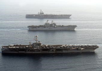 البحرية الأميركية تجري مناورات «طمأنة» بالخليج على مدى أسبوعين