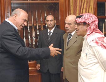 بويز لـ «الأنباء»: عدم إجراء انتخابات رئاسية ووجود حكومتين يُدخل لبنان في «أمازون دستوري» ويعطل الحياة اللبنانية برمّتها