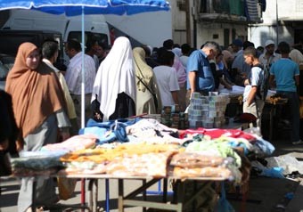 الجمارك تطارد المهربين في موسم عودة العاملين بالخارج