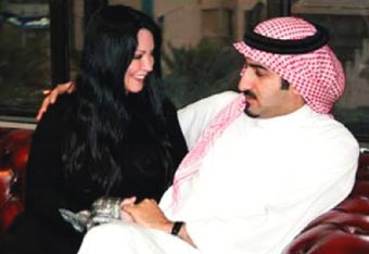 زوجة نجل أسامة بن لادن تعترف بـ «الجذور اليهودية» لوالدتها