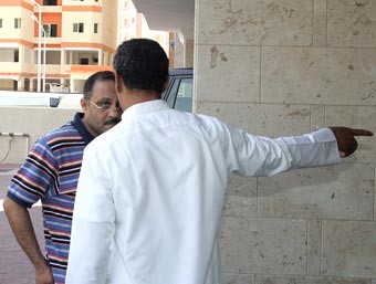 «الأنباء» تضع النقاط على الحروف وتلتقي الشاهد الوحيد «البالغ» في قضايا الاعتداء على 18 طفلاً وطفلة