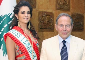 إميل لحود يهنئ ملكة جمال الاغتراب اللبناني باللقب