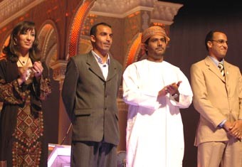 شاطئ الراحة يشتعل بهتافات الجماهير واللجنة تختار محمد الطالب