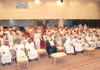 عنيزة تكرم بن سحيم باختياره «شخصية العام»