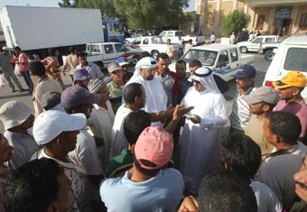 إضراب الصيادين حرم المائدة الكويتية من الروبيان أمس
