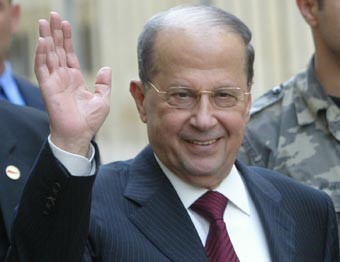 العماد عون لقوى «14 مارس»: أمامكم حلان إما التوافق على الرئاسة أو الدعوة لانتخابات نيابية مبكرة