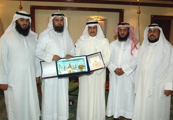 الدعيج: دعم مختلف المبادرات والمشاريع الهادفة إلى تعزيز الخدمات المقدمة للمواطنين والمقيمين