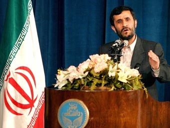 نجاد: إيران تشغل أكثر من 3000 جهاز طرد للتخصيب