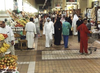 رمضان حرّك نبض الشارع فازدحمت الأسواق قبل ساعات من السحور