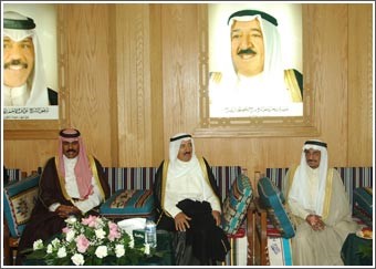 الأمير قام بزيارة رمضانية إلى المقاهي الشعبية واتحاد الصيادين وديوانية القلاليف