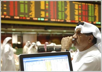محللون: استثمارات الأجانب بالبورصات الخليجية «قنبلة موقوتة» والسماح لها بالتداول يحتاج إلى ضوابط ومراجعة مستمرة