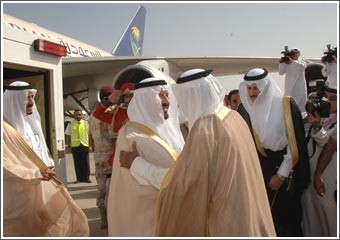 الديوان الملكي: قيادتا السعودية والكويت حريصتان على دعم مسيرة مجلس التعاون فيما يخدم مصالح وقضايا الأمتين العربية والإسلامية