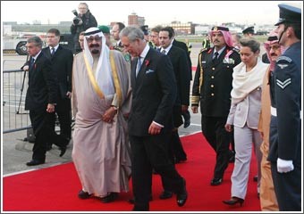 خادم الحرمين الشريفين: أرسلنا رسالة للإنجليز  قبل وقوع أول عملية إرهابية هناك ولم يعملوا بها وصار لديهم إرهاب 