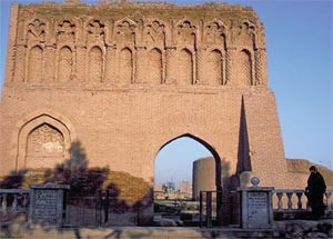 من الاثار التي بناها في سورية