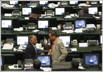 إيران تسلّم «الطاقة الذرية» وثيقة الاستخدام العسكري لليورانيوم