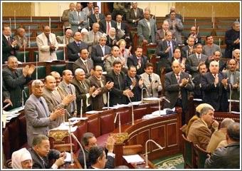 الإخوان يتهمون الحكومة بالخيانة لبيعها أراضي سيناء