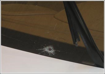رصاصة تخترق سيارة مواطن في الأندلس