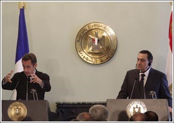 ساركوزي يجدد استعداده للتعاون النووي مع مصر ومبارك يدعو الأسد لاستخدام نفوذه لإنهاء أزمة لبنان