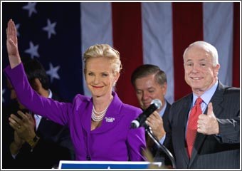هيلاري توجّه الضربة الثانية لأوباما في نيڤادا وماكين يعزز فرصه للحصول على ترشيح الجمهوريين
