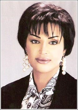 رانيا الباز: أعيش الغربة والقلق كما أعيش الطمأنينة والسكون