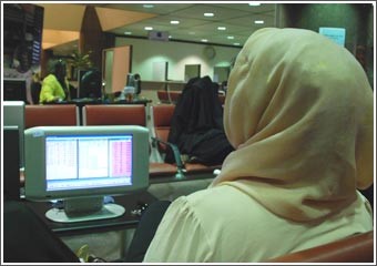 تداولات نشطة تسودها المضاربات وجني الأرباح على الشركات الرخيصة