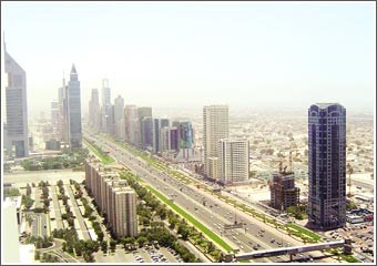 دبي مدينة «البيزنس» والسحر والجمال