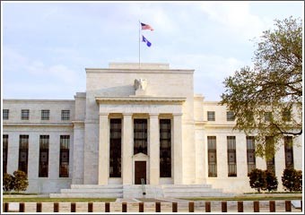 اقتصاديون يتوقعون خفض سعر الفائدة الأميركية 50 نقطة بسبب الضغوط