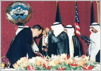 33 عاما على صدور المرسوم الأميري الخاص بمواد وأشكال ورسوم قلادة مبارك الكبير