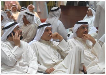 تذبذب وجني أرباح واستمرار المضاربات على أسهم الشركات الرخيصة