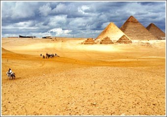 «الرحلات العارضة» تفرض نفسها على «الكويتية»  و«مصر للطيران» 
