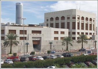 انخفاض نسب نمو أرباح البنوك المحلية إلى 19.9% بالربع الأول يطرح علامات استفهام حول قدرتها على التأقلم مع تعليمات «المركزي»