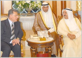 الأمير يدعو لتفعيل البرامج التنموية ويشيد بدور بيت الزكاة وإنجازاته