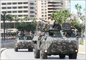 الجيش يتسلم بيروت والمعارضة ترفض رفع الحصار حتى التوصل للحل السياسي