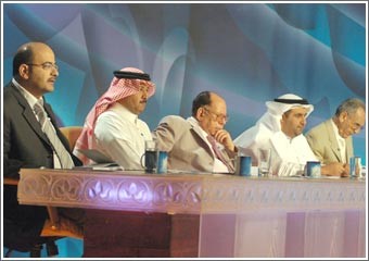 المزروعي: «أمير الشعراء» أعاد للشعر الفصيح مكانته التاريخية