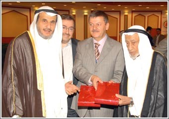 الحجي افتتح المؤتمر الـ 5 للمنظمات الأهلية بالعالم الإسلامي: إزالة معوقات العمل الخيري للتواصل مع الفقراء والمحتاجين